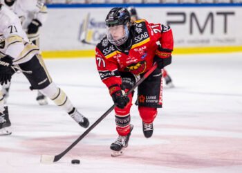Savannah Norcross playing for Lulea in the SDHL - Photo @ Patric Gill / CIRTAP.se