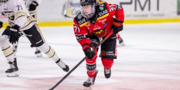 Savannah Norcross playing for Lulea in the SDHL - Photo @ Patric Gill / CIRTAP.se