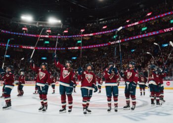 The Montreal Victoire celebrate after their win at the Bell Centre