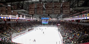 A packed house at Agganis Arena in Boston saw the Montreal Victoire beat the Boston Fleet 3-2 in overtime - Photo @ PWHL