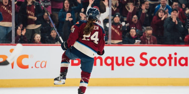 Abby Boreen celebrates with the Montreal Victoire