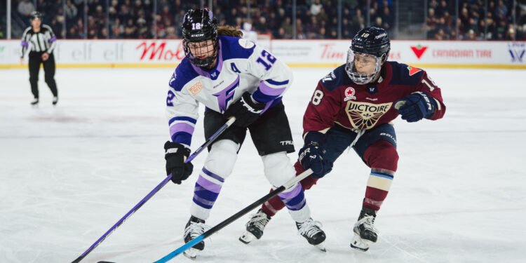Kelly Pannek carries the puck for the Minnesota Frost