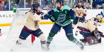 Hilary Knight of the Boston Fleet and Montreal defender Cayla Barnes battle for positioning - Photo @ PWHL