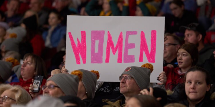 Transgender women have been banned from women's hockey in Great Britain - Photo @ Ellen Bond / Dub Hockey