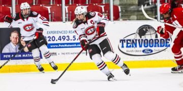 Dayle Ross with St. Cloud State - Photon @ Jason Soria / St. Cloud Athletics