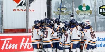 Action at the 2025 Esso Cup - Photo @ Heather Pollock / Hockey Canada Images