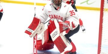 Ann-Renee Desbiens in goal for Team Canada - Photo @ Ellen Bond