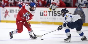 Natalie Mylnkova (19) of Czechia is defended by Nelli Laitinen (9) of Finland - Photo @ Ellen Bond